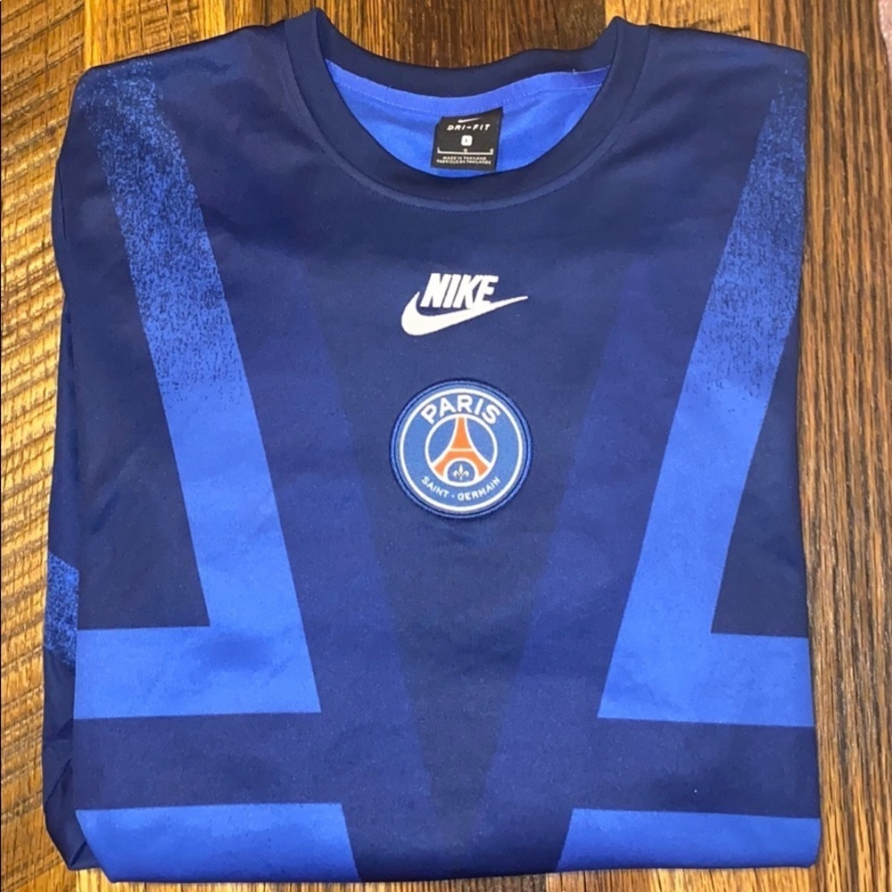 NWOT 2019 Paris Saint Germain long sleeve